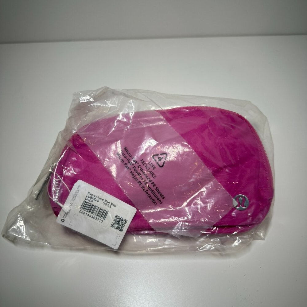 Lululemon Everywhere Belt Bag 1L Sonic Pink